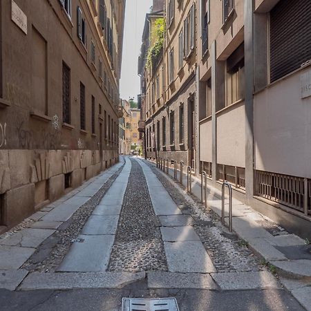 Italstay - Disciplini Apartment -10 Min Dal Duomo Milan Luaran gambar