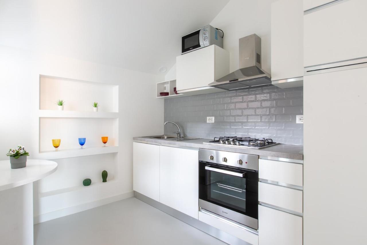 Italstay - Disciplini Apartment -10 Min Dal Duomo Milan Luaran gambar