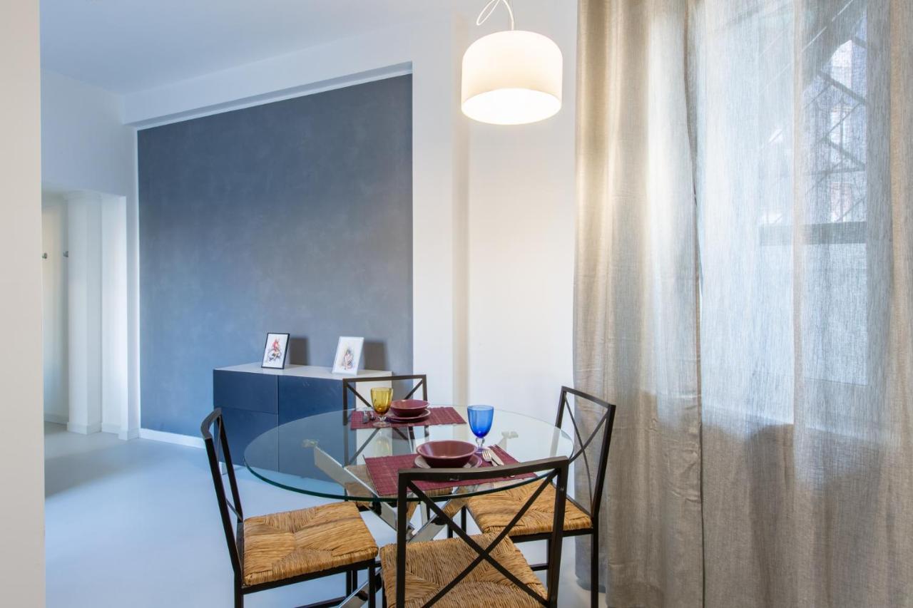 Italstay - Disciplini Apartment -10 Min Dal Duomo Milan Luaran gambar